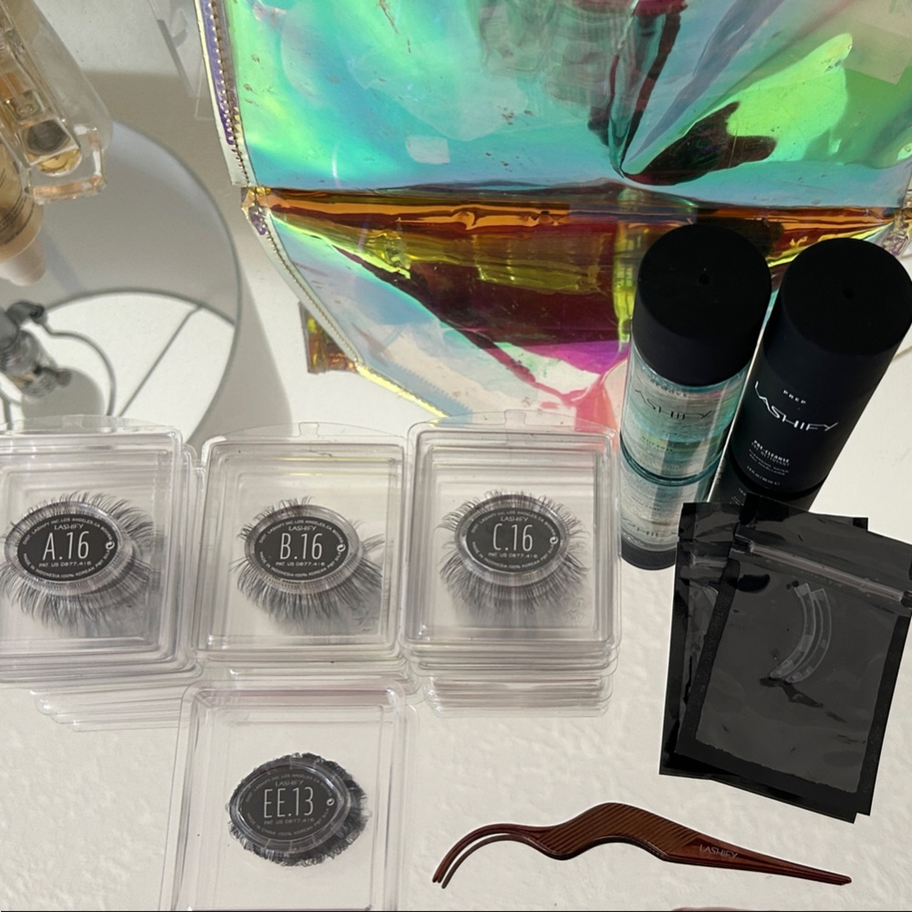 LASHIFY Lash Set with Black Lashes